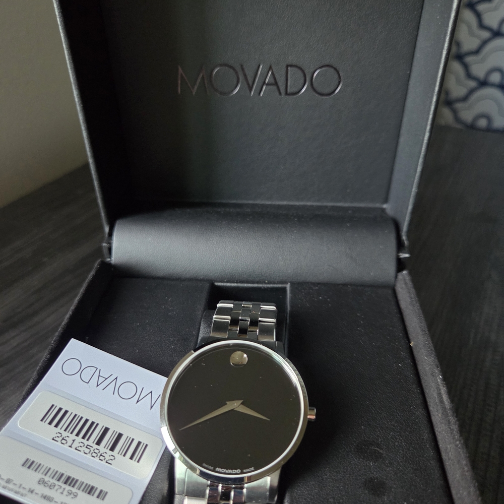 Movado Museum Classic - No battery. - Picture 2 of 7